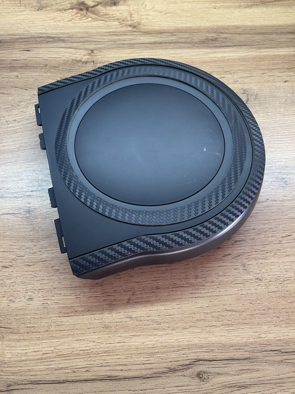 Заглушка декоративная на центральную консоль для динамика KIA Soul 2009–2011