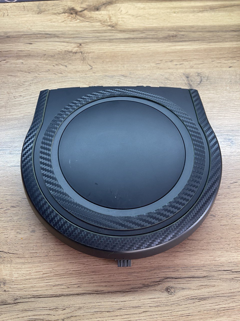 Заглушка декоративная на центральную консоль для динамика KIA Soul 2009–2011