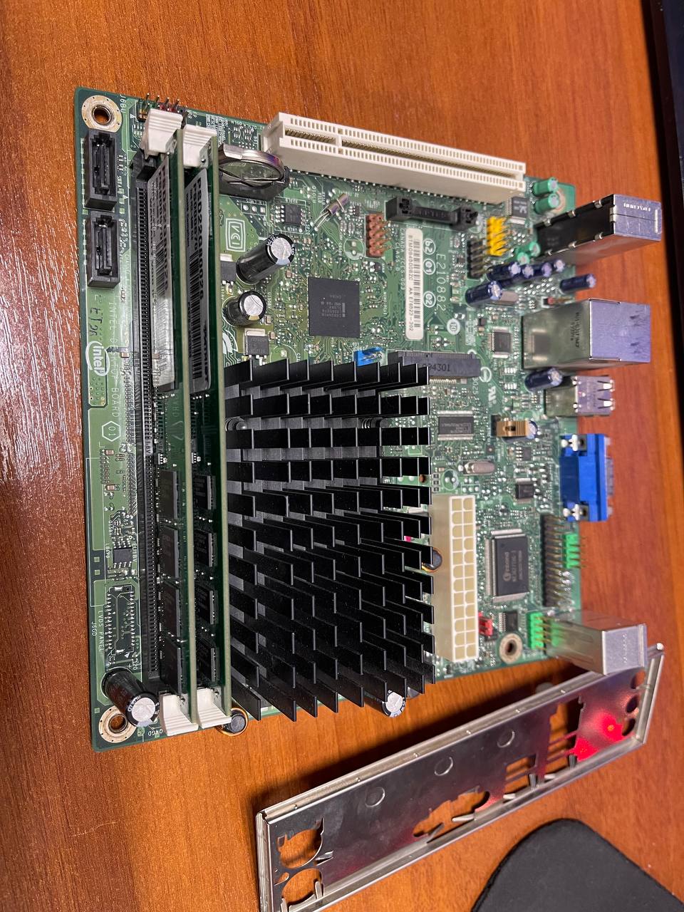 Материнская плата Intel D510MO (E210882 / E76523-403)